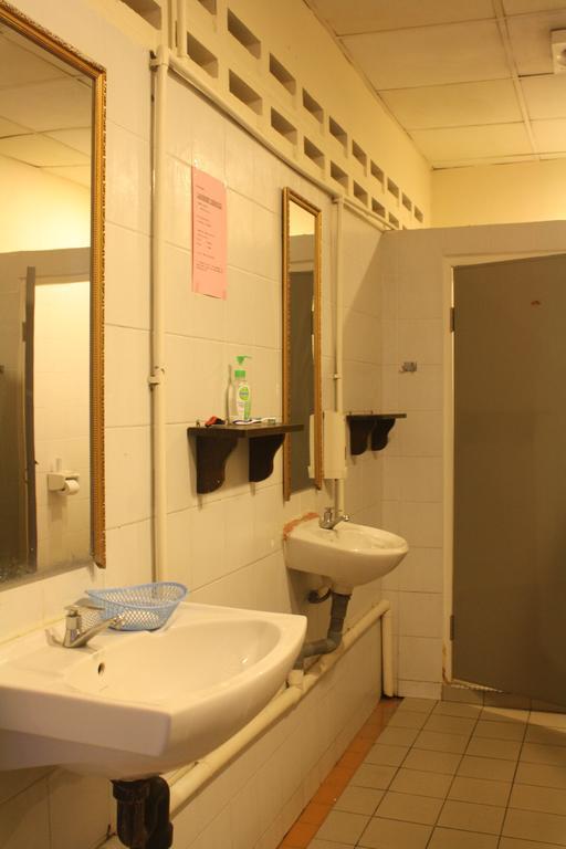 Sensi Backpackers Hostel Kota Kinabalu Exterior foto